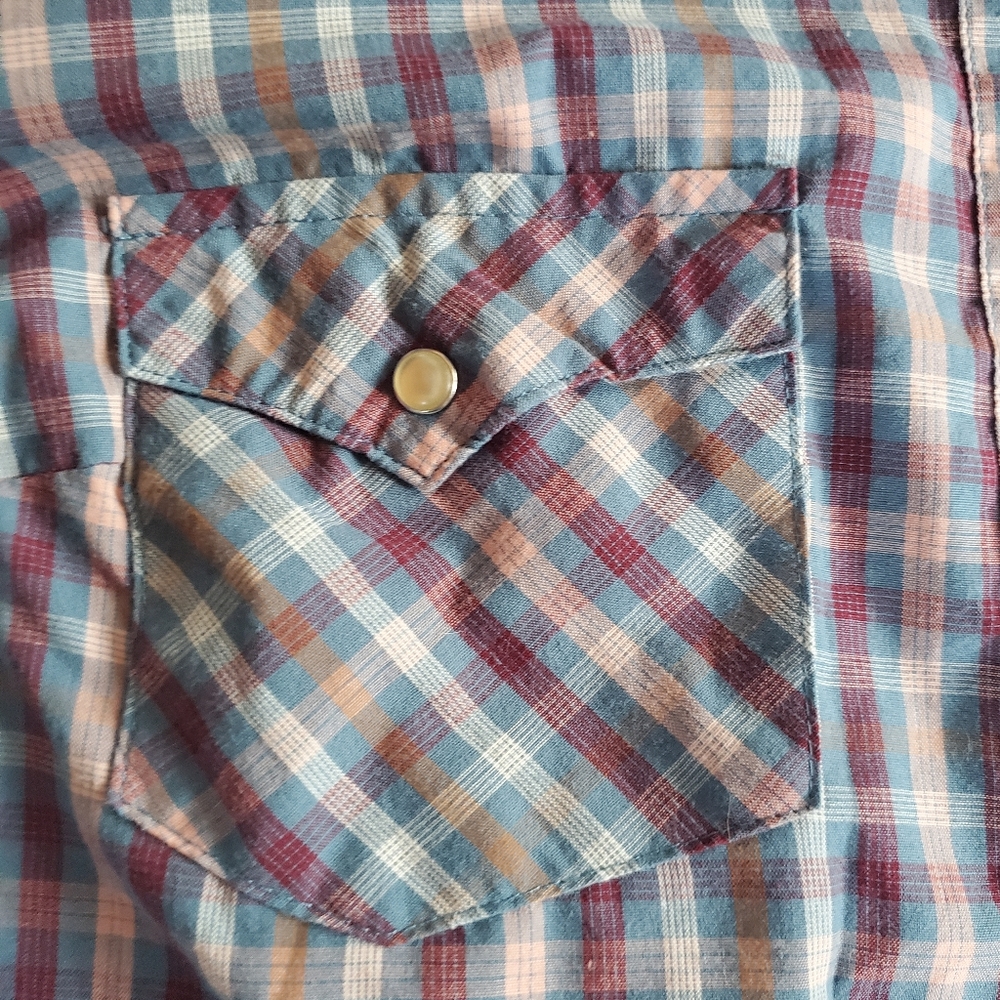 Wrangler Plaid Pearl-snap Shirt - Picture 3 of 8